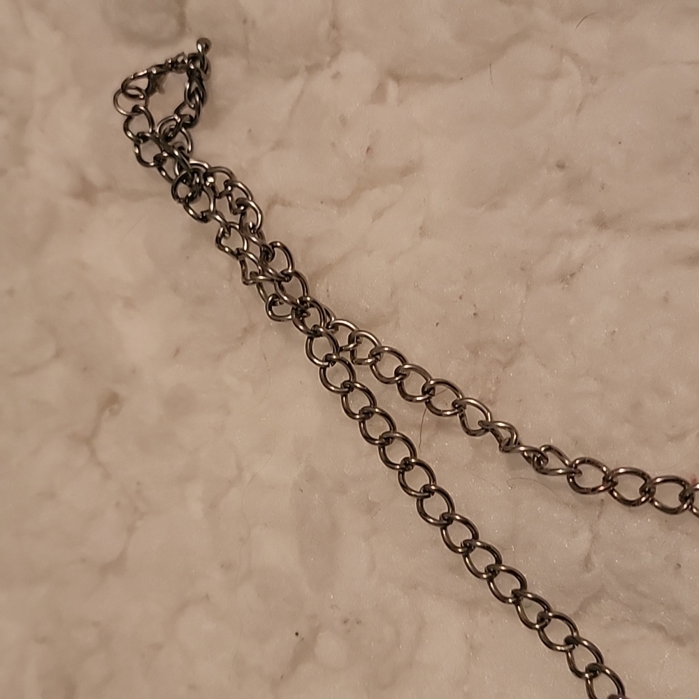 Necklaces - Picture 5 of 6